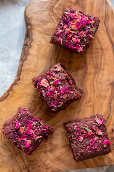 Beetroot, Chocolate and Rose Brownies (Gluten and Dairy Free) Moist Chocolate Brownies, Edible Rose Petals, Edible Roses, Gluten And Dairy Free, Cheese Pairings, Moroccan Food, English Breakfast, Cafe Menu, Baking Tins