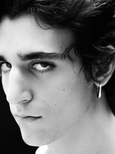 Tamino Amir, Droopy Eyes, Face Anatomy, Charming Man, Face Reference, Model Inspo, Aesthetic People, Body Reference, Hair Reference