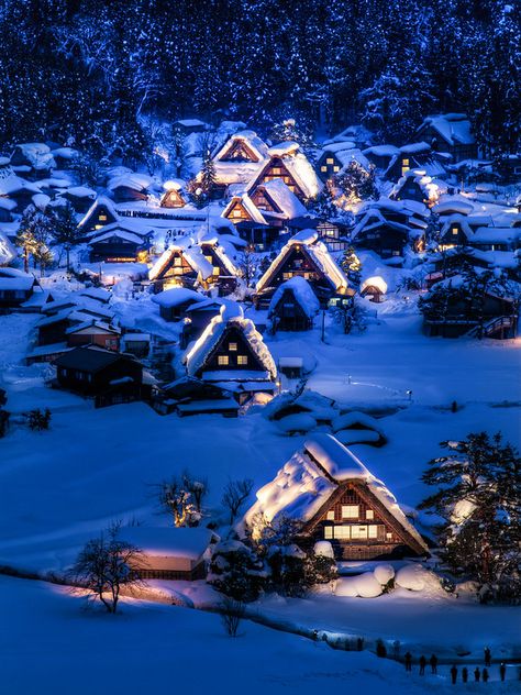 Gokayama, Winter In Japan, Shirakawa Go, Snow Forest, Winter Getaway, Winter Night, Winter Activities, Unesco World Heritage Site, Unesco World Heritage