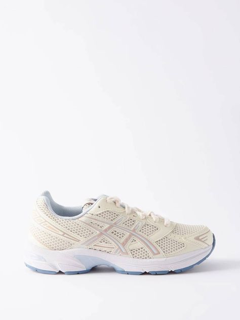 Asics Gel 1130, Parisian Wardrobe, Parisian Vibes, Asics Sneakers, Dad Sneakers, Beige Outfit, Dad Shoes, Sneakers Athletic, Aesthetic Shoes