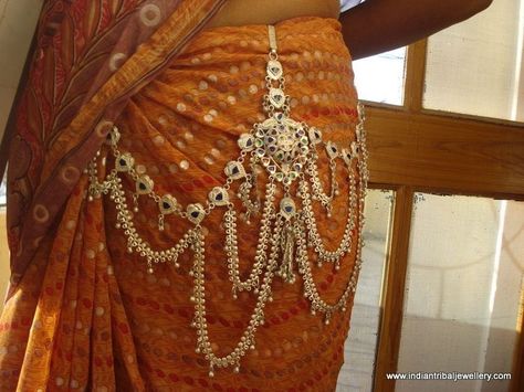 Saree Belts, Kamar Bandh, Waist Jewellery, Payal Designs Silver, Silver Anklets Designs, Hip Jewelry, Indian Wedding Jewelry Sets, Waist Jewelry, Silver Jewelry Accessories