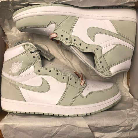 Brand New, Never Worn With Tags In Original Box Woman’s Size 10 (42) Seafoam Green Sage Green Dunks, Cute Air Jordans, Sage Green Shoes, Cute Converse Shoes, Seafoam Green Color, Nike Air Jordan 1 High, Cute Shoes For Women, Cute Converse, Pretty Sneakers