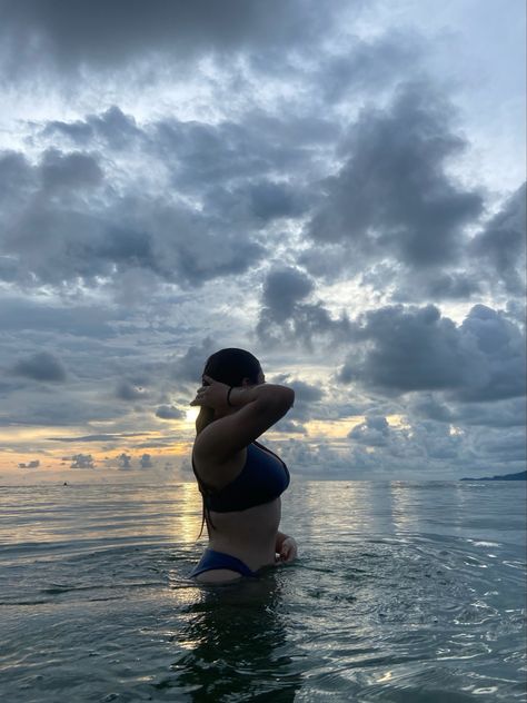 Beach Pictures Chubby, Chubby Beach Pose, Beach Poses For Chubby, Beach Photo Inspiration, Earth Baby, Beach Instagram Pictures, Nightclub Aesthetic, Donny Pangilinan, Beach Night