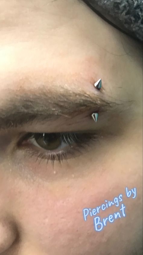 Spiked Eyebrow Piercing, Eyebrow Piercing Spike, Cool Eyebrow Piercing, Bridge Piercing Men, Face Piercings Men, Cute Eyebrow Piercing, Spike Eyebrow Piercing, Eyebrow Piercing Aesthetic, Male Piercings