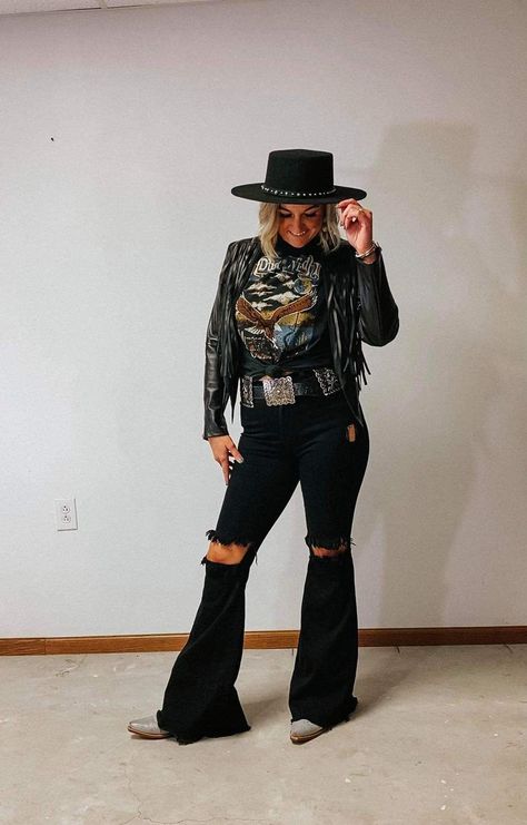 d82118376df344b0010f53909b961db3 Rancho Party, Black Bell Bottoms Outfit, Black Bell Bottoms, Bottoms Outfit, Western Wardrobe, Bell Bottoms Outfit, Nfr Fashion, Cowgirl Outfit, Black Cowgirl