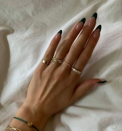 Nails Black And Green, Vintage Nails Aesthetic, Nail Green, Nail Jewelry, Nagel Inspo, Cat Kuku, Dream Nails, Classy Nails, Fire Nails