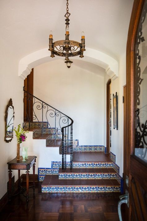 How to Remodel Your Orange County Home with Spanish Interior Design Style — Interior Designer Newport Beach | Vieve Interiors Before And After Spanish Style Home, Spanish Eclectic Interior, 1920s Spanish Revival Home, Spanish Traditional House, Old Spanish Style Homes Interior, Modern Spanish Style Homes Interior Design, Spanish Homes Interior, Portuguese Interior Design, Spanish Colonial Style Homes