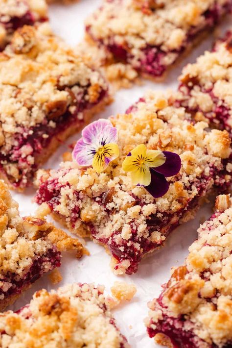 Plum Bread Recipe, Almond Flour Substitute, Plum Dessert, Plum Crumble, Plum Recipes, Ketogenic Desserts, Low Carb Ice Cream, Crumble Bars, Almond Flour Recipes