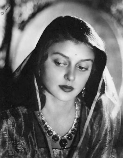 Vintage Indian Fashion, Maharani Gayatri Devi, Gayatri Devi, Royal Indian, Vintage India, Real Style, Special People, Women In History, Beauty Videos