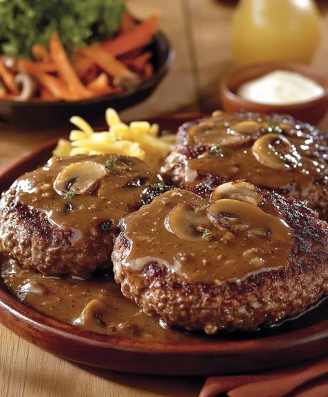 Hamburger Steak Recipes, Hamburger Steaks, Hamburger Dishes, Steamed Green Beans, Hamburger Steak, Homemade Gravy, Poor Man, Hamburger Patties, Amish Country