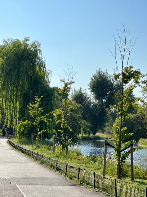 #regentspark #london #londonlife #aesthetic #park #garden #nature #river London Park Aesthetic, Regents Park London, Aesthetic Park, Park Aesthetic, 2024 Moodboard, Nature River, London Dreams, Regents Park, Nature Republic