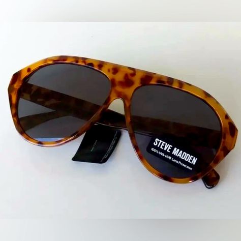 Steve Madden Tortoise Acrylic Women's Aviator Sunglasses Color: Tortoise (Brown/Black) Nwt Elevate Your Style With These Designer Steve Madden Sunglasses. The Tortoise Shell Pattern On The Brown Acrylic Frames Adds A Touch Of Sophistication To Any Outfit. These Aviator-Style Sunglasses Are Perfect For Women Who Want To Protect Their Eyes With 100% Uva-Uvb Lens Protection And Also Stay Stylish. Lightweight And Water-Resistant, These Sunglasses Are Perfect For Any Outdoor Activity. The Black Lense Steve Madden Slippers, Steve Madden Sunglasses, Steve Madden Jacket, Steve Madden Flats, Brown Acrylic, Glasses Logo, Designer Shades, Aviators Women, Sunglasses Women Aviators