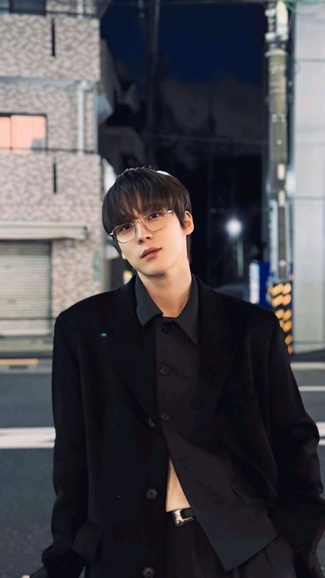 Hot Yunho Ateez, Ateez Wallpaper Boyfriend, Yunho Ateez Boyfriend Material, Yunho Boyfriend Material, Yunho Ateez Wallpaper, Jeong Yunho Ateez, Wallpaper Boyfriend, Sheer Black Shirt, Ateez Wallpaper