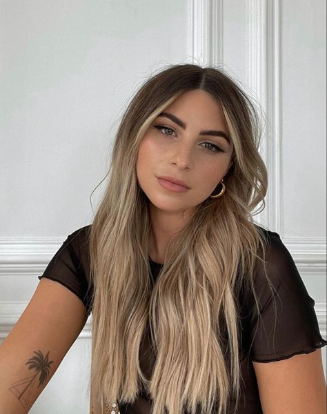 Balayage Hair Brown, Balayage Hair Highlights, Blonde Hair 2023, Hair Highlights Blonde, Money Piece Highlights, Balyage Long Hair, Bombshell Hair, Brown Hair Inspo, Money Piece