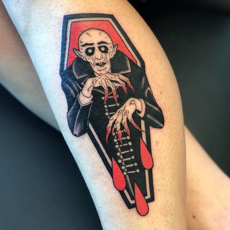 Chase Martines on Instagram: “Got to do a classic Nosferatu while in SLC! Surprised I haven’t done more classic movie monsters in coffins. #31coffins #coffintattoo…” Stephen King Tattoos, Dracula Tattoo, Coffin Tattoo, Dbz Tattoo, Monster Tattoo, Engraving Tattoo, Geometric Tattoo Arm, Movie Tattoos, Theme Tattoo