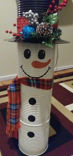 Tin Can Christmas Decorations, Christmas Tin Can Crafts Ideas, Tin Can Snowman, Tin Can Decorations, Coffee Can Crafts, Education Tattoos, Tattoos Animals, Animals Quotes, Aluminum Can Crafts