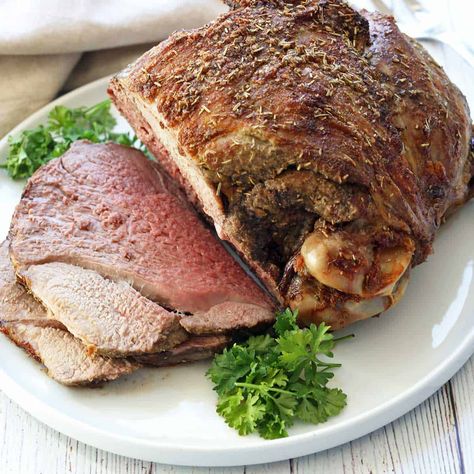 Boneless Lamb Leg Recipe, Lamb Recipes Oven, Roasted Leg Of Lamb, Boneless Pork Roast, Boneless Leg Of Lamb, Lamb Leg Recipes, Roast Lamb Leg, Lamb Recipe, Lamb Burgers