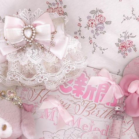 Princesscore Aesthetic Pink, My Melody Princess, Princess Lifestyle, Sanrio Coquette, Pastel Feed, Princesscore Aesthetic, Girly Lifestyle, Princess Melody, My Melody Plush