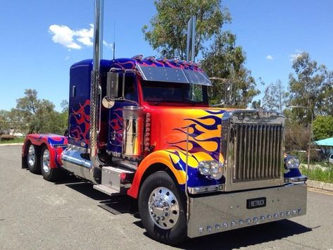 Optimus Prime Truck, Peterbilt 389, Monster Truck Party, Custom Big Rigs, Transformers Autobots, Peterbilt 379, Transformers Optimus, Transformers Movie, Transformers Optimus Prime