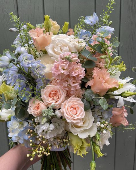 Flower Boquet, Birthday Flowers Bouquet, Green Bouquet, Boquette Flowers, Flowers Bouquet Gift, Nothing But Flowers, Flower Therapy, Beautiful Bouquet Of Flowers, Luxury Flowers