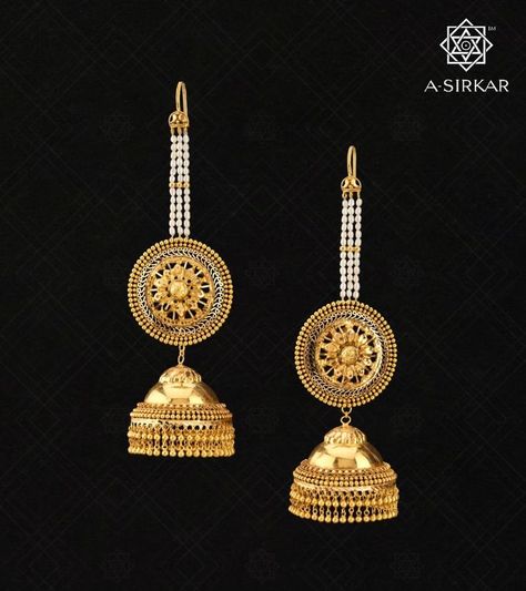 The jhumka is a mirror-polished dome capped with a large katai-flower. A ring-reji border and two rows of big-and-small ball beads reflect the idiom of the ‘tarkulia’ pasha and then a notched bezel enables the captivating double-row single-ball fringe that makes the pasha and the jhumka cohere with the natural harmony of their designs. Yet both parts are eminently wearable as separate ornaments, the jhumkas with any plain gold tops. A Sirkar, Bengal Jewellery, Bengali Jewellery, Bezel Set Necklace, Gold Tops, New Gold Jewellery Designs, Gold Earrings Models, Gold Jewellry, Gold Jewelry Simple Necklace