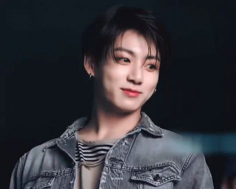 Collateral Beauty, Jungkook Smile, Smile Gif, Funny Morning Pictures, Wuxi, Jungkook Selca, Celebrity Look Alike, Celebrity Style Red Carpet, Body Picture