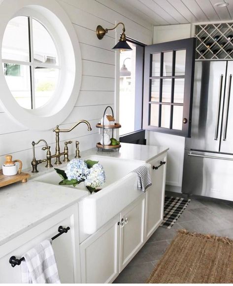 Cozy white kitchen--shiplap, farmhouse sink Farmhouse Kitchen Sink Decor, Kitchen Sink Decor Ideas, Kitchen Sink Decor, Farmhouse Kitchen Design, Farmhouse Sink Kitchen, Kitchen Room Design, Kitchen Remodeling Projects, Tiny Kitchen, Cool Ideas