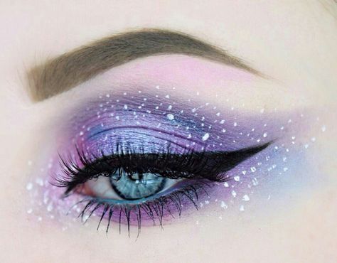 Scales Makeup, Makeup Ideas Purple, Fantasy Makeup Ideas, Giveaway Coming Soon, Uni Makeup, Crazy Make Up, Makeup Utensils, Halloween Cosplay Ideas, Fantasy Festival