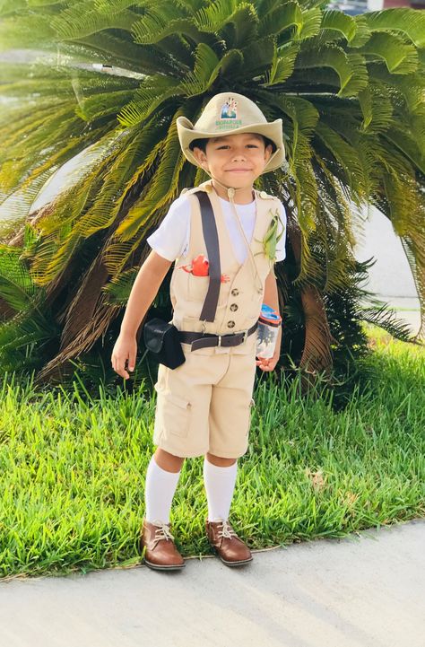 Safari Explorer Costume, Hat Outfit Women, Safari Explorer, Explorer Costume, Safari Costume, Safari Vest, Jane Goodall, Hat Outfit, Event Outfit