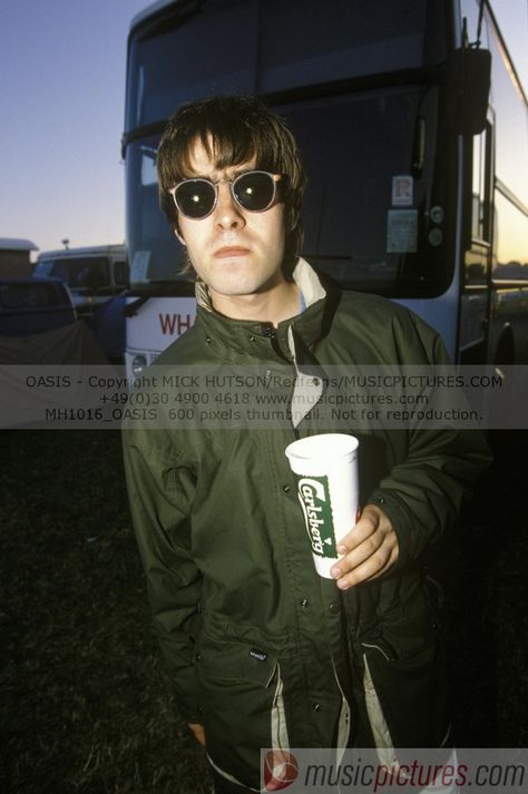 Liam Gallagher Liam Gallagher Outfit, Liam Gallagher Jacket, Liam Gallagher Concert, Liam Oasis, 00s Music, Liam Gallagher Oasis, Liam And Noel, Oasis Clothing, Oasis Band