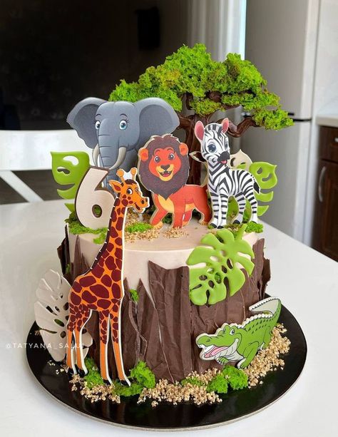 Jungle Cake Design, Jungle Cake Ideas, Animal Cakes For Kids, Zoo Cake Topper, Forest Theme Cakes, Jungle Animal Cake, Jungle Theme Cake, Tom And Jerry Cake, Cakes Without Fondant