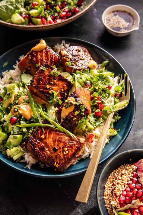 Spicy Ginger Caramelized Salmon Bowl. Party Dinner Ideas, Half Baked Harvest Recipes, Ginger Salmon, Recipes Healthy Dinner, Marinated Salmon, Salmon Bowl, Dinner Recipes Healthy, Harvest Recipes, Half Baked