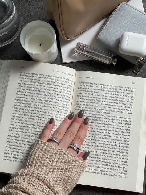 Books | Reading | Gel nails | Nail art inspiration | Dior Gel Nails Nail Art, Instagram Nails, Woman Reading, Books Reading, Nail Art Inspiration, Reading List, Nails Nail, Van Gogh, Gel Nails