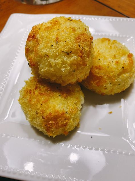 Airfryer Arancini Balls, Rice Balls Recipe Air Fryer, Arancini Balls Air Fryer, Air Fried Rice Balls, Italian Rice Balls Recipe Air Fryer, Airfryer Rice Balls, Arancini Recipe Air Fryer, Air Fryer Arancini Balls, Arancini Air Fryer