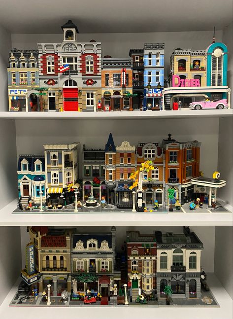 Lego Town Ideas, Lego Interior Design, Lego Modular Buildings, Lego Shelves, Lego Display Ideas, Lego Town, Lego Display, Lego Modular, Amazing Lego Creations