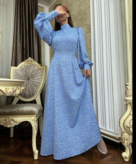 Thrift Store Clothes, Cotton Fabric Dress, Islamic Fashion Dresses, Woolen Dress, Modest Dresses Fashion, Simple Style Outfits, Woolen Dresses, Fashionable Dress, Mode Abaya