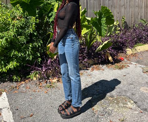 Doc Martain Sandals, Doc Marten Sandals Outfit Jeans, Black Doc Marten Sandals Outfit, Doc Marten Sandal Outfits, Platform Sandals Outfit Jeans, Black Sandals Outfit Summer, Doc Sandals Outfit, Doc Martens Sandals Outfit, Dr Martens Sandals Outfit