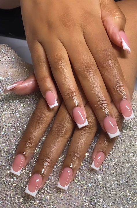 Pink And White French Tip Nails Square Medium, Small Square French Tip Nails, Medium Square French Tip Nails, Best Summer Nail Color 2023, Different Types Of French Tip Nails, Short French Acrylic Nails, Small French Tip Nails, Small Acrylic Nails, Pink And White French Tip Nails