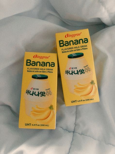 Japanese Banana Milk, Banana Milk Aesthetic, Korean Banana Milk, Milk Banana, Korean Drinks, Banana Drinks, Refreshing Drinks Recipes, Banana Milk, Cute Snacks