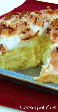 Cooking with K - Southern Kitchen Happenings: Yummy! Old Fashioned Coconut Meringue Pie {Granny's Recipe} Fruity Pies, Coconut Meringue Pie, Grandma Baking, Coconut Meringue, Mini Thanksgiving, Coconut Pie Recipe, Coconut Cream Pie Recipes, Cream Pies, Coconut Desserts