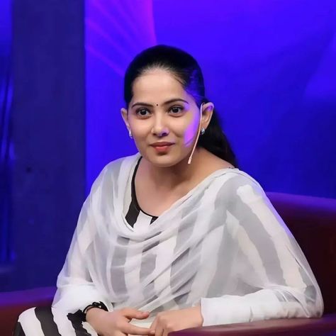 Jaya Kishori Ji Jaya Kishori Ji Hd Wallpaper, Jaya Kishori Ji, Neha Mehta, Cute Attitude Quotes, Aamir Khan, Face Expressions, Bollywood Girls, Indian Actress Hot Pics, Hot Pics