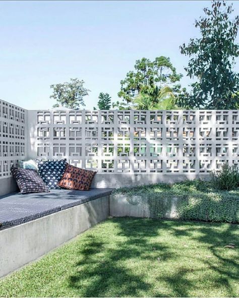 Decorative Cinder Blocks, Cinder Block Projects, Cinder Blocks Diy, Cinder Block Furniture, Cinder Block Fire Pit, Cinder Block Bench, Breeze Block Wall, Cinder Block Garden, Cinder Block Walls