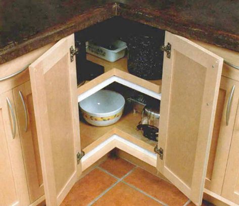 Lazy Susan Door Hinges, Lazy Susan Door Ideas, How To Build A Lazy Susan, Diy Corner Cabinet, Corner Media Cabinet, Lazy Susan Corner Cabinet, Simple Tv Stand, Lazy Susan Cabinet, Diy Lazy Susan