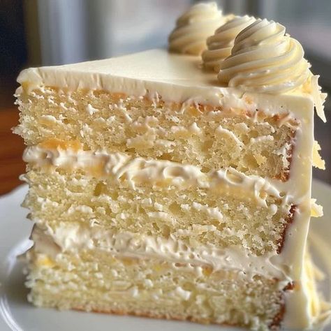 White Chocolate Pineapple, Cake With Pineapple Filling, Optimal Recipes, Chocolate Pineapple, Cake With Pineapple, Pineapple Filling, White Chocolate Shavings, Chocolate Cake Designs, White Chocolate Cake