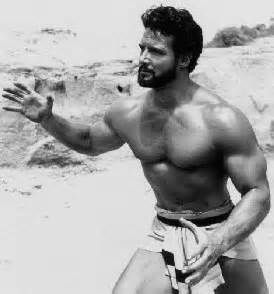 Steve Reeves Steve Reeves Workout, Arnold Schwarzenegger Bodybuilding, Schwarzenegger Bodybuilding, Steve Reeves, Black And White Movie, Body Builder, Arnold Schwarzenegger, Bodybuilding Motivation, Movie Photo