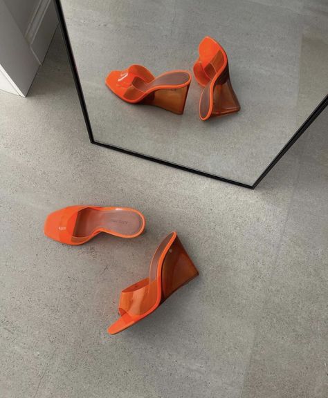 Heels Aesthetic, Pointy Heels, Flower Shoes, Orange Shoes, Modern Shoes, Orange Aesthetic, Fancy Shoes, Luxury Purses, Shoe Inspo