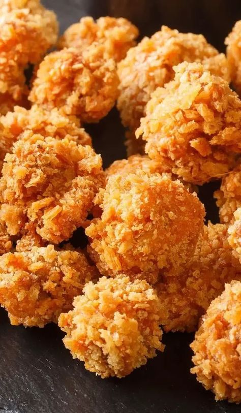 Air fryer popcorn chicken recipe. This is a great recipe for people who like the taste of fried food, but don't want the extra calories. #airfryer #chicken #dinner #popcorn #party #appetizers Fried Chicken Airfryer, Mushroom Meatloaf Recipes, Green Bell Pepper Recipes, Air Fryer Popcorn Chicken, Air Fryer Popcorn, Turkey Cutlet Recipes, Tinga Recipe, Airfryer Chicken, Chicken Tinga Recipe