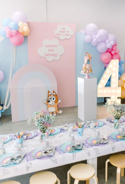 Pastel Birthday Centerpiece, Bluey Cake Table Ideas, Bluey Themed Centerpieces, Bluey Birthday Brunch, Bluey Party Decorations Table, Bluey Birthday Party Pastel, Bluey Birthday Party Table, Bluey Table Centerpieces, Bluey Birthday Table Decor