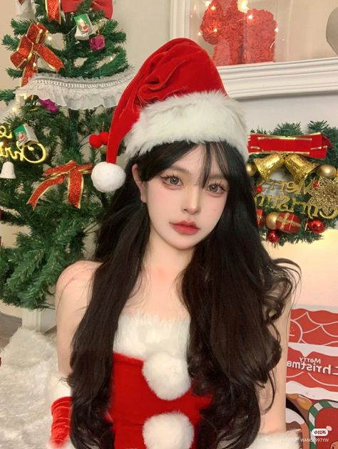 Korean Christmas Outfit, Christmas Makeup Look, Christmas Outfit Ideas, Trendy Christmas Outfits, Christmas Shoot, Halloween Makeup Inspiration, Lost My Job, Christmas Photoshoot, Christmas Makeup