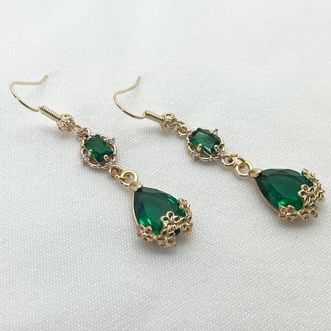 Green Vintage Earrings, Earrings Formal, Irish Earrings, Accent Flowers, Formal Earrings, Vintage Inspired Earrings, Pendants Gold, Stylish Earrings, Irish Jewelry